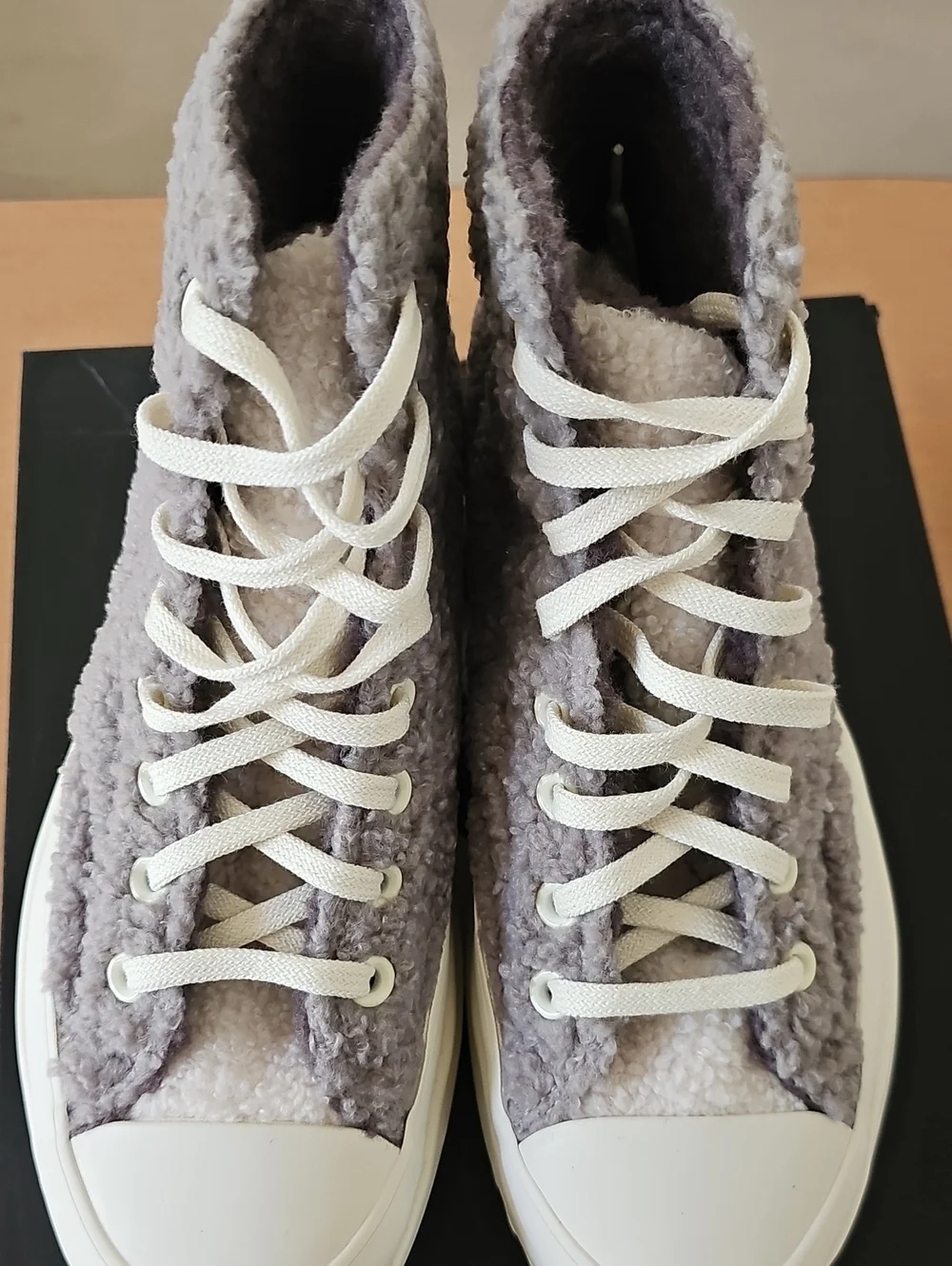 Converse | Run Star Hike Sherpa Sneakers | 7 Men 8.5 Women Grey 40 EUR